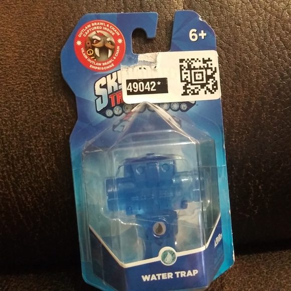 SKYLANDERS TRAP TEAM TARGET OUTLAW BRAWL AND CHAIN WATER TRAP. New unopened. - Picture 3 of 8